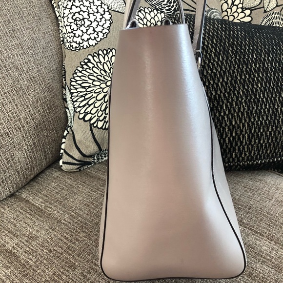 Authentic Tory Burch Handbag - Picture 3 of 10